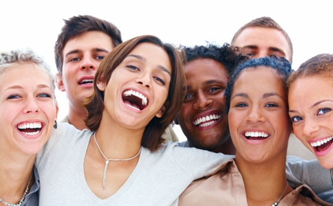 牙齿整形烤瓷还是种植 该如何选择